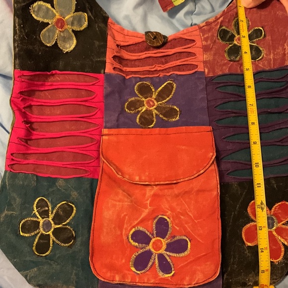 Frestyle Patchwork Floral Design Large Hobo Bag. - Picture 4 of 10